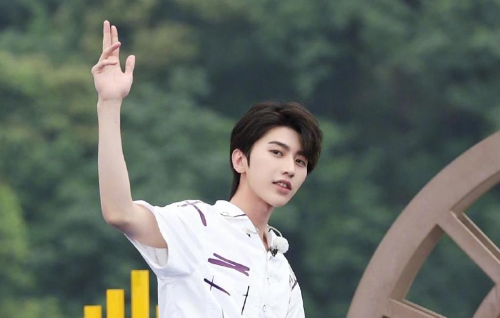  泪点|李晨跟妈妈谈起跑男新成员，当听清她妈妈说啥后，戳中无数人泪点