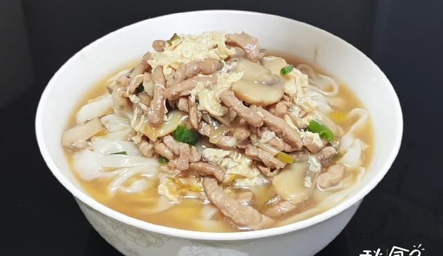 筋道|“手擀面”怎么做才能爽滑、筋道、有嚼劲?方法、配料,都在这里