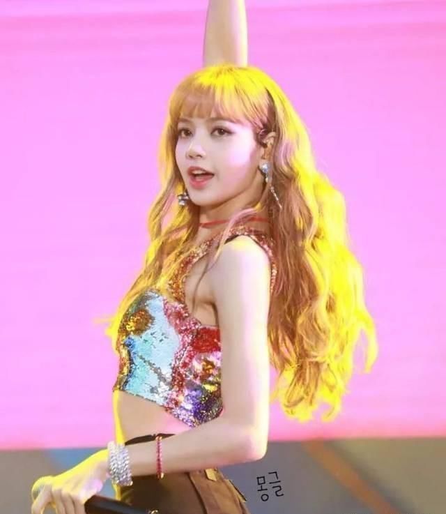  继父|Lisa系出名门身价惊人 继父是米其林大厨 腰围51比雷佳音头还小