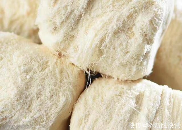 网络|大家都知道,网络上最难吃的零食是第一个吐出来的,第三个不好看