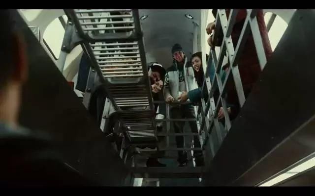 男主人公|源代码:8分钟拯救世界的烧脑电影,愿一切都能停止在那一吻