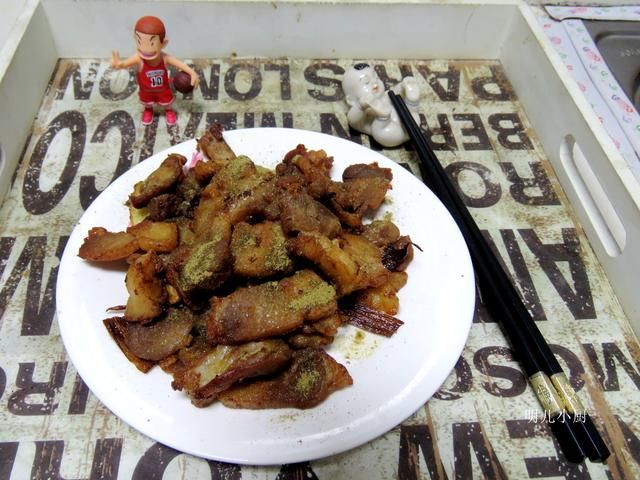明儿|秋天多吃肉，老妈教我新做法，简单脆香少油脂，解馋不长膘