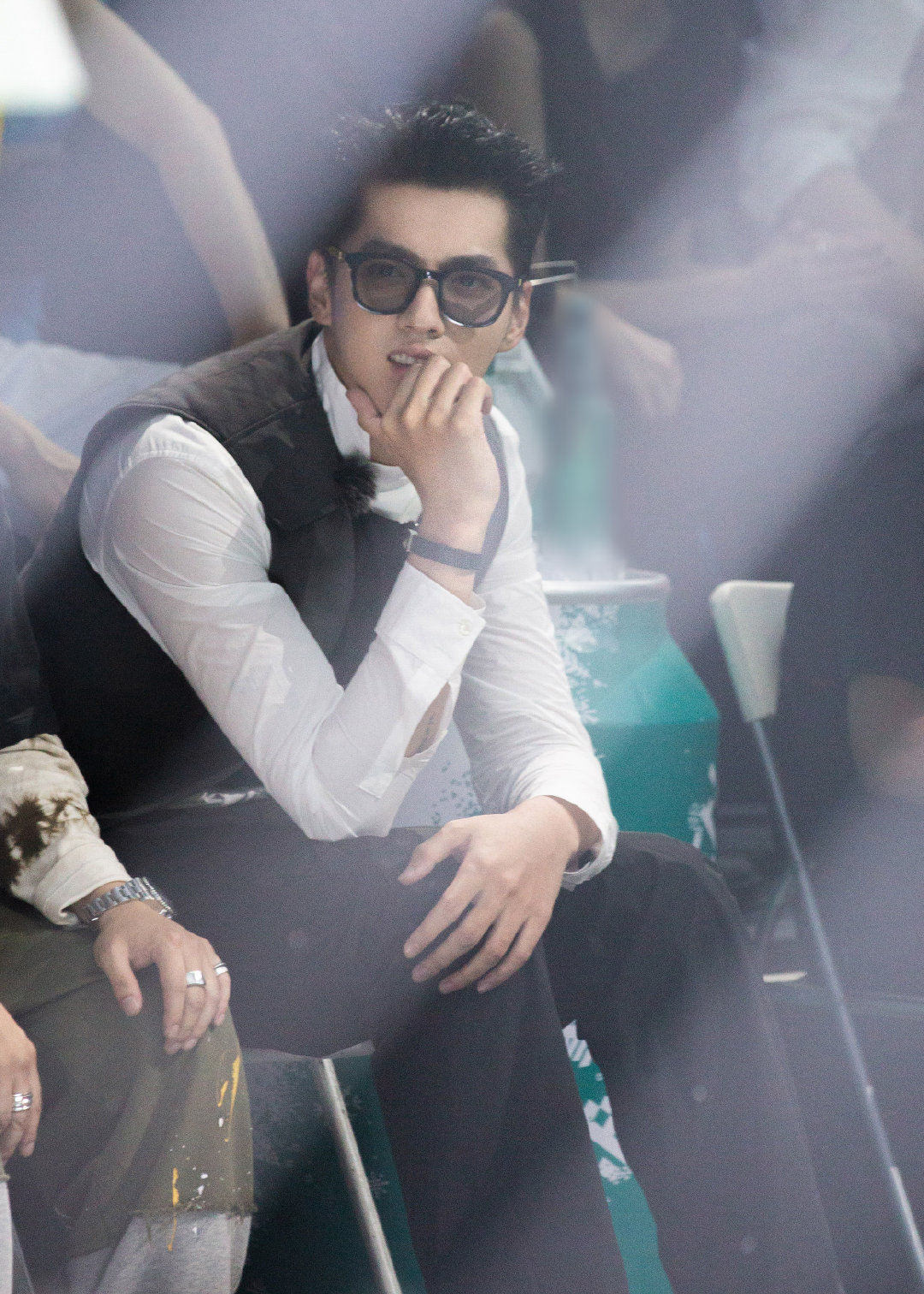  正式|200906 今晚潮玩无届T台秀正式拉开帷幕 看吴亦凡为爱跨次元