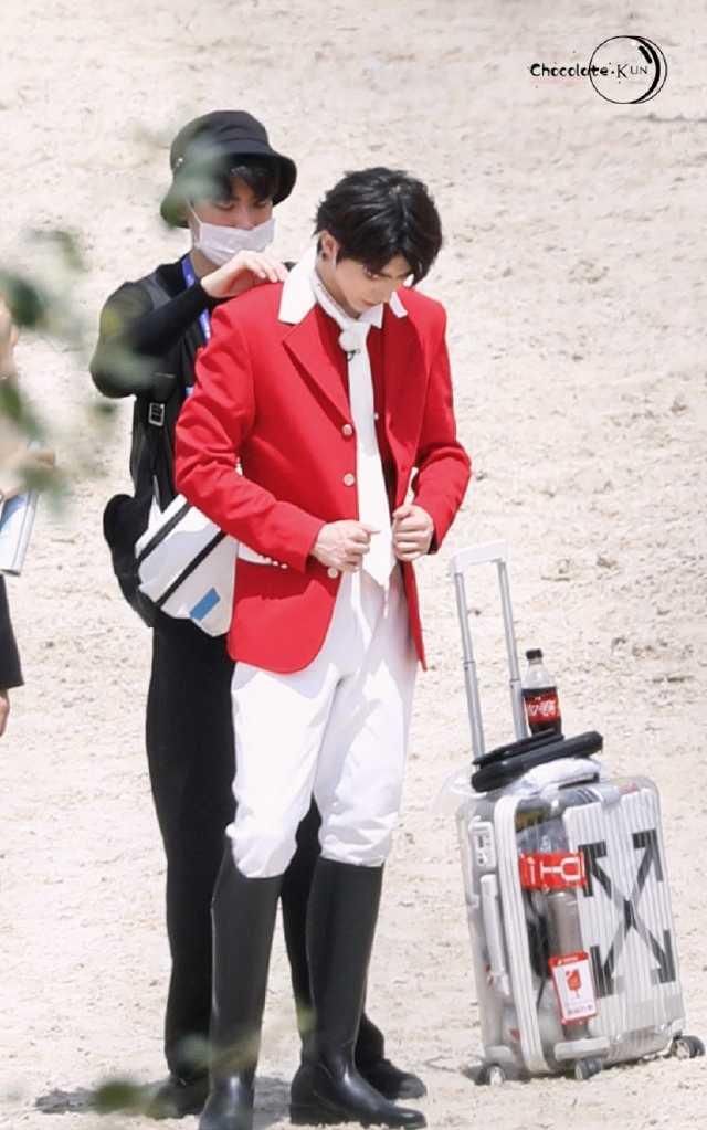  冒牌|《奔跑吧》：孟美岐拿冒牌会员身份，全员魔性跳《无价之姐》