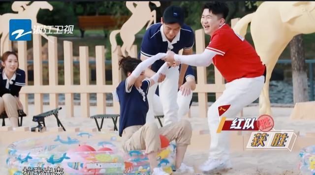  缺乏|张大大这么想赢？游戏环节欺负宋祖儿，跟导演发牢骚缺乏绅士风度