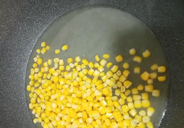  简单|一盘酸甜爽口的果味玉米粒，制作简单又好吃，小朋友们的最爱