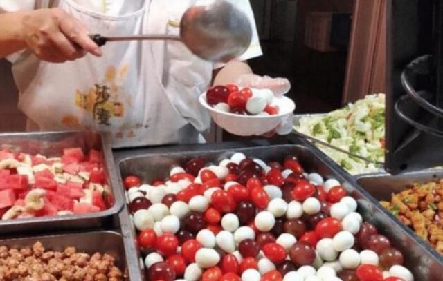 下嘴|大学食堂的奇葩菜, 冰镇麻辣烫小意思, 最后一个敢下嘴的是真汉子