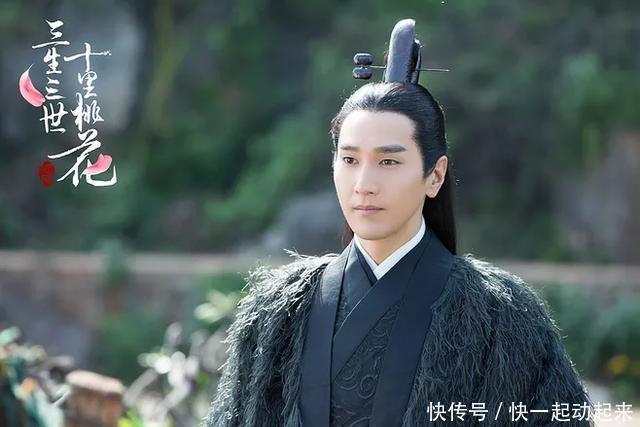 细节|找不同,一身玄衣的夜华每件服饰都有不同的小细节,你发现了吗