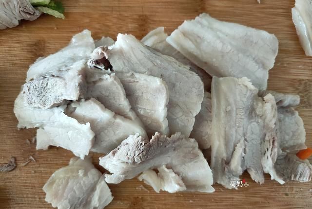 黄瓜|蒜泥白肉这样做，肥而不腻，满口留香，一次2斤不够吃