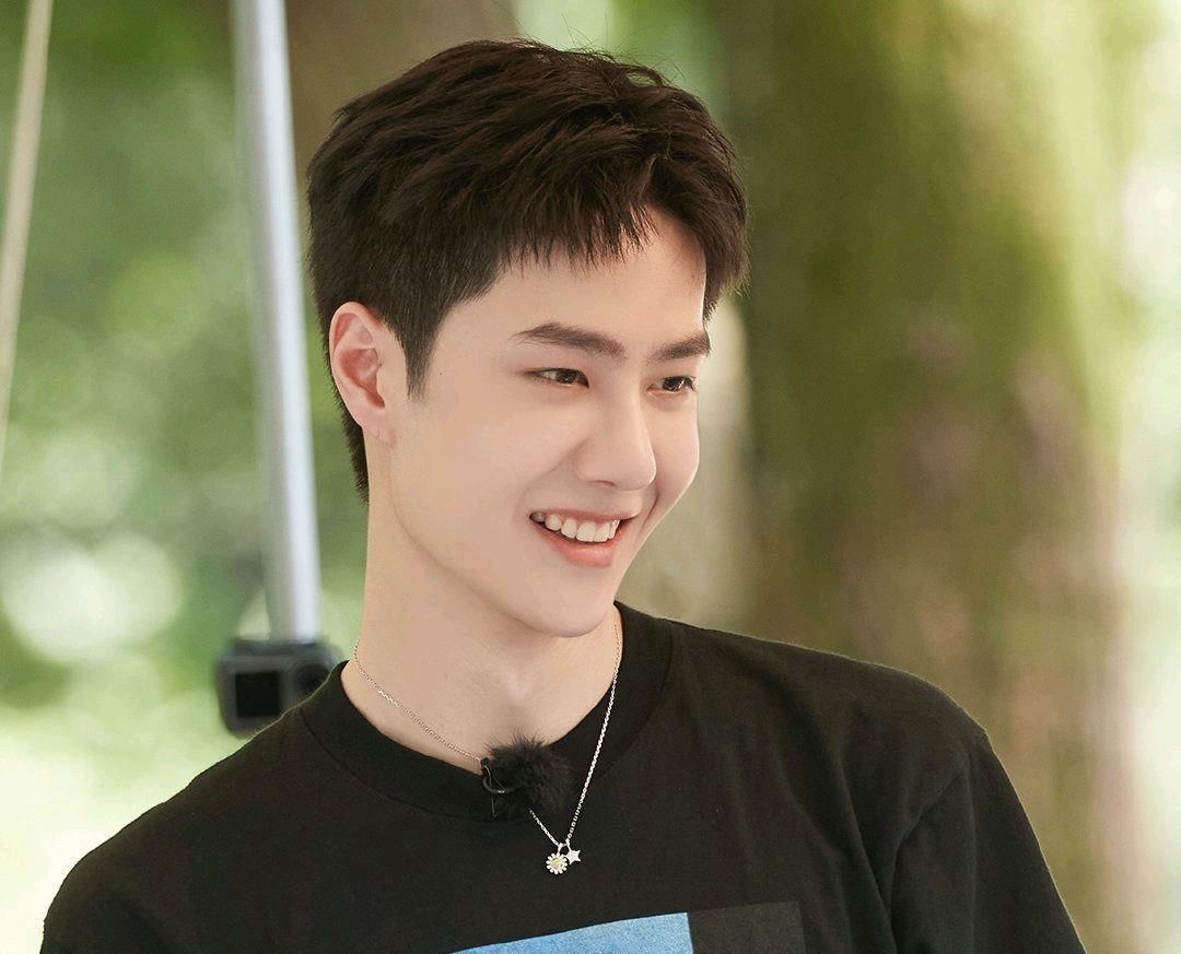  大张伟|王一博宋威龙“鸳鸯戏水”，用温柔的方式打水仗，惊呆大张伟