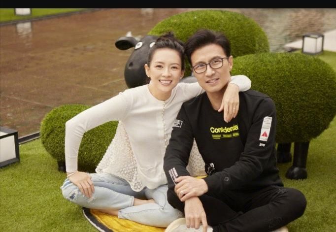 章子怡|章子怡二胎儿子正面照曝光，缩小版汪峰，基因太强大