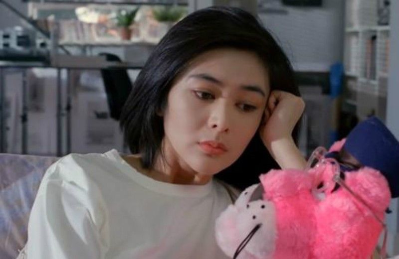  美人|关之琳重新出现公众面前，妆容精致略显老态，与当年相差甚远