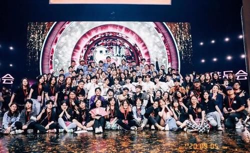  元气|巨C易主了？元气满满的弟弟投票超8亿，选手吐槽引爆笑