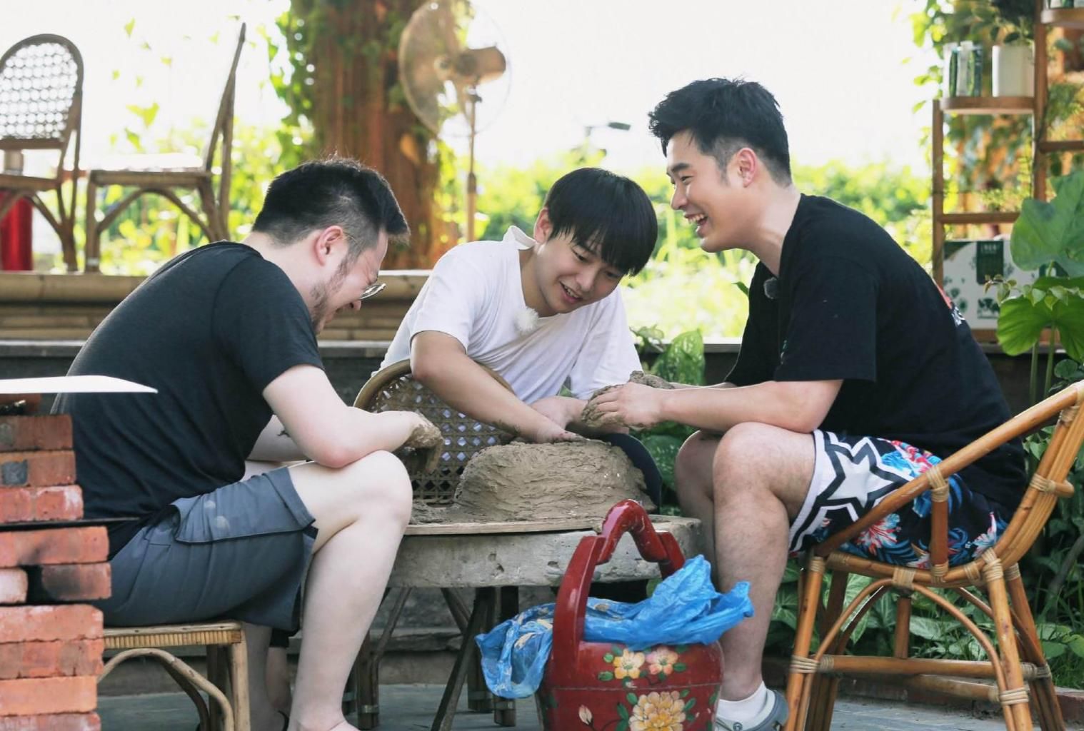  陈赫|《向往的生活》第四季收官，宋丹丹母子和陈赫返场！