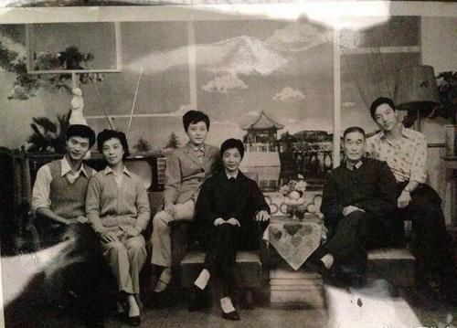 意外|范冰冰奶奶旧照曝光，颜值甩范冰冰几条街，意外撞脸黄圣依