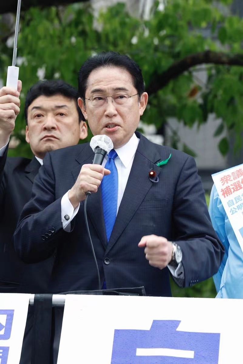 民调显示岸田内阁支持率55.7%(日本民调岸田内阁支持率上升至57%)