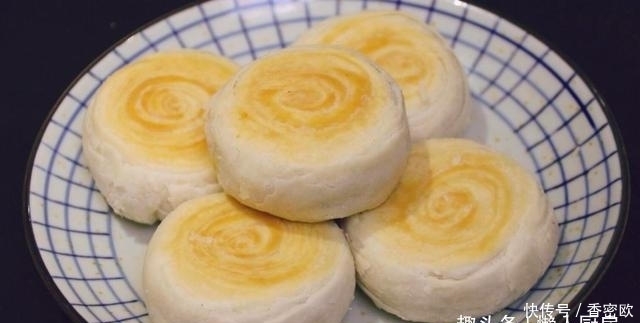 外皮|在家不出门,教你红薯饼的新做法,外皮酥的掉渣,看到它口水直流