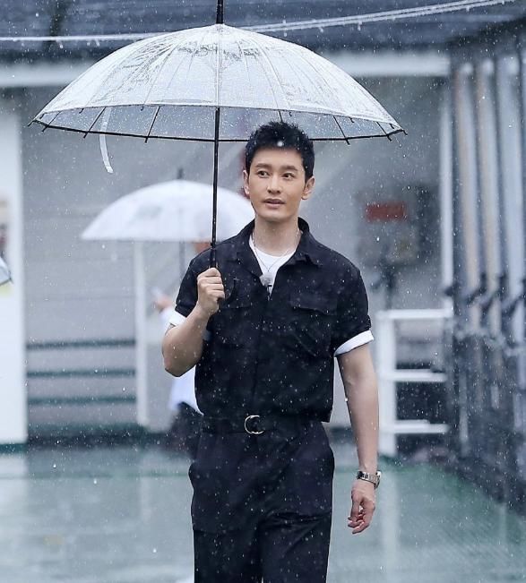  参与|baby参与了第二期中餐厅的录制，就在黄晓明旁边，你发现了没