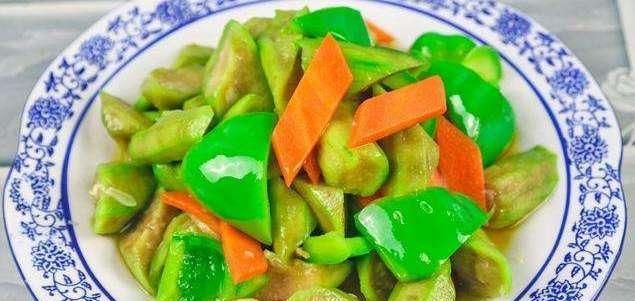  开胃|炎炎夏日是否胃口不太好，吃不下饭，来盘尖椒丝瓜开开胃