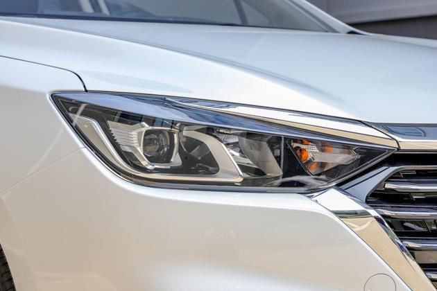 绅宝|最新资讯！月薪5千买它不眨眼！ 帝豪 vs 绅宝D50