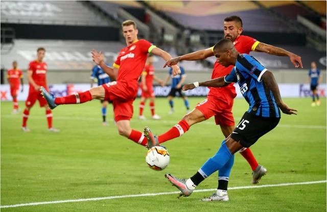  得球之后|伟大之夜！2-1见证5.6亿豪门踏上崛起之路，时隔10年再进欧战4强