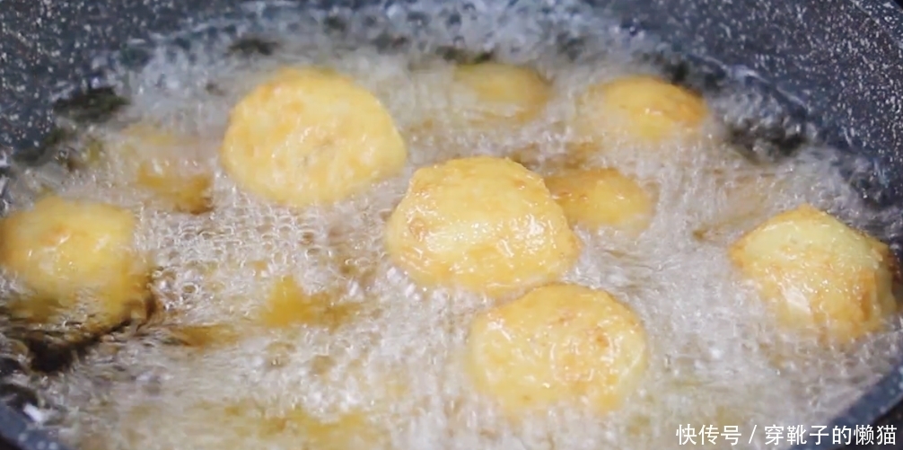 鲜嫩|豆腐丸子,孩子特别喜欢吃,鲜嫩营养又美味,每次做一大锅不够吃