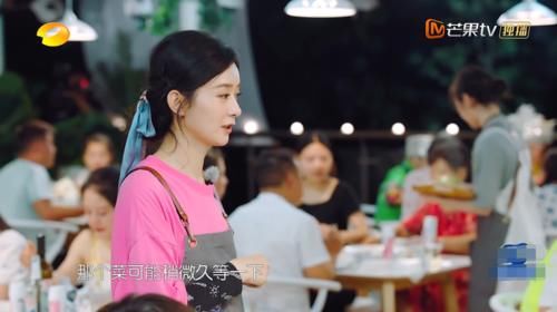  节目组|再现尴尬设置！黄晓明赵丽颖被拒之门外，利用明星光环做法拙劣