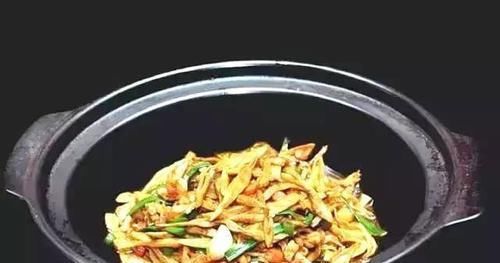  茄子|虾球茄子煲，蟹味菇豆腐煲，砂锅方竹笋，椒香秋葵做法