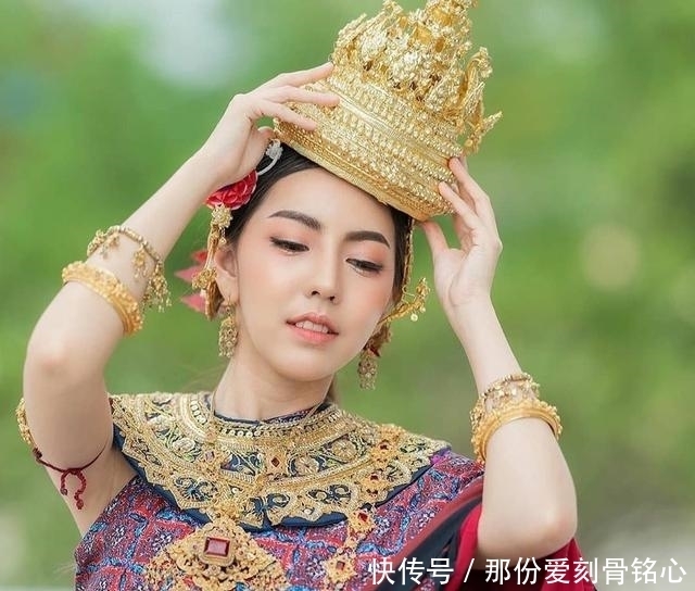 月亮|小心失去月亮,因为你在数星星