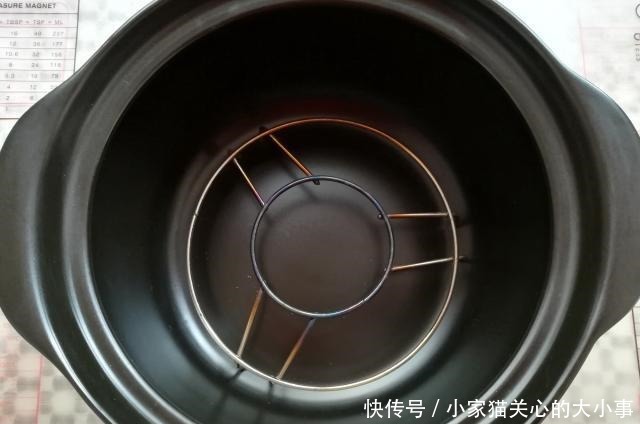 砂锅|烤红薯的家常做法,皮薄肉甜汁多,没有微波炉和烤箱也能做