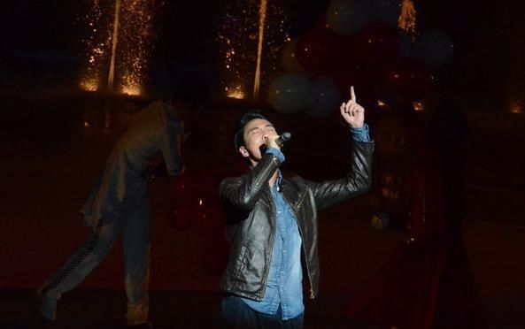  瞧不起|别人都瞧不起俗气的衣着，也看不懂裤袜的意义是什么？