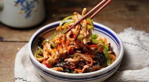 作法|鱼香肉丝非常简单的作法这里,要是一碗料汁就能拿下,越吃越成瘾