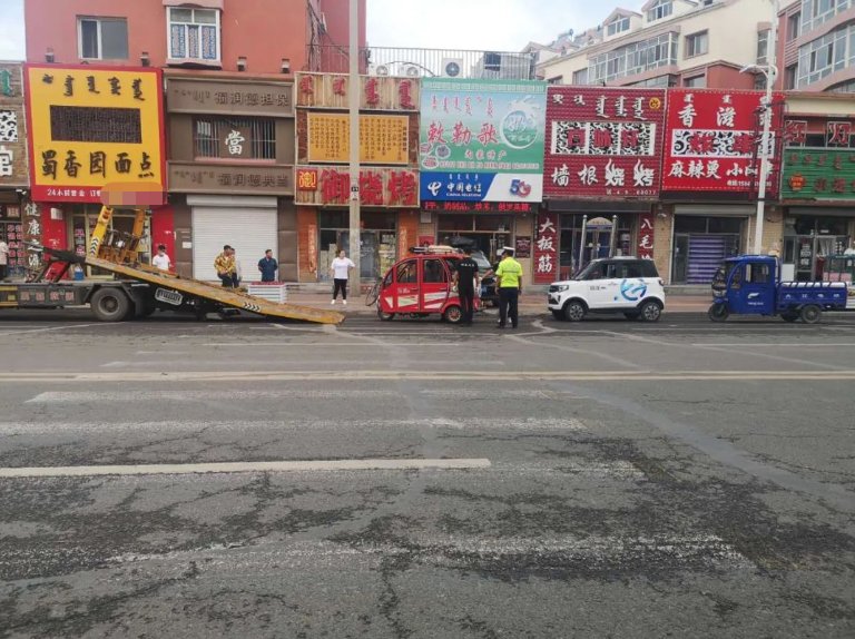 乱放|创城在行动:霍市交警开展电动车乱停乱放集中整治行动