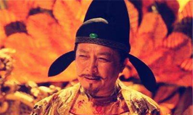 皇帝|功臣获赐免死金牌,他拿在手中思考良久,愤怒说道:你是逼我造反