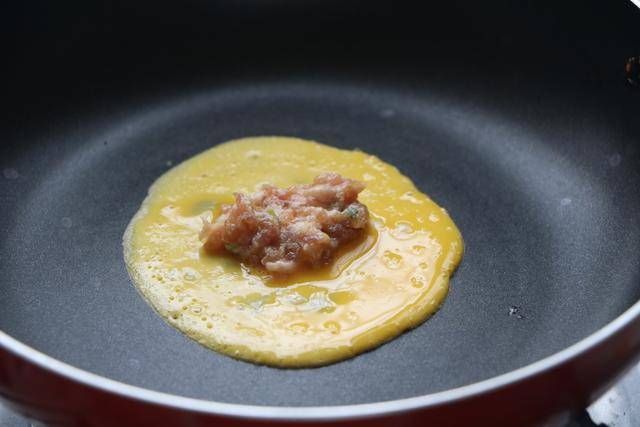 蛋饺|蛋饺这样做太美味,鲜嫩多汁,新手也能学会,过年做给家人超解馋