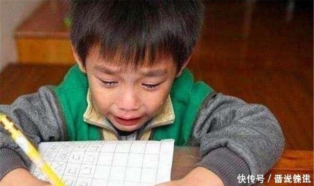 反笑|熊孩子上课捣蛋被罚抄姓名100遍，孩子不怒反笑也不看看我叫啥