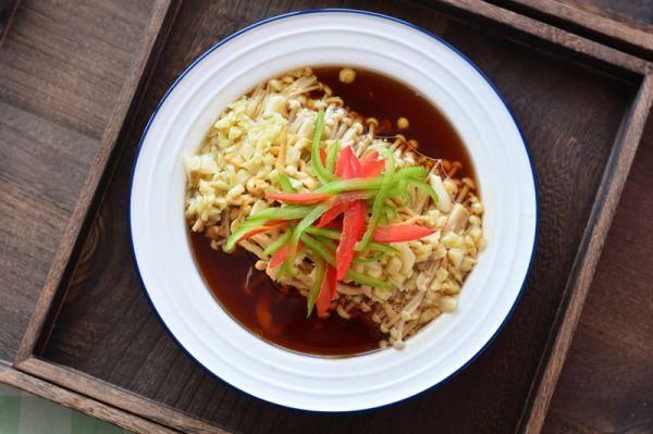 美食|美食新滋味:好吃不腻的清蒸金针菇