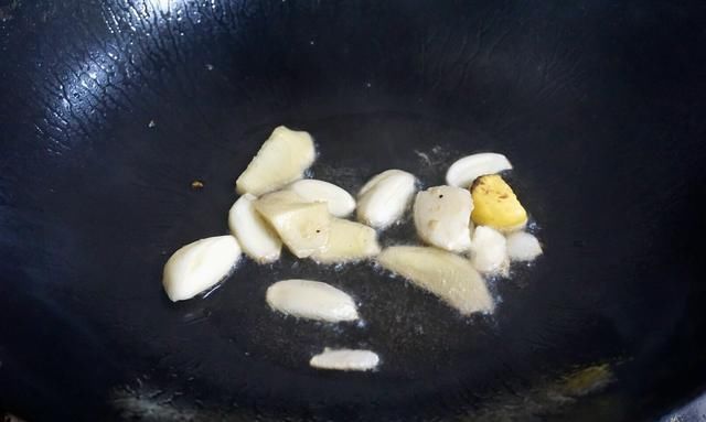 板栗鸡块|外国人叫它“人参果”,和鸡肉一起炖,健脾养胃还补肾