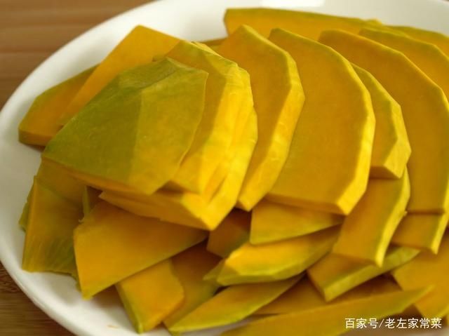 鲜香|创意南瓜饼做法：不用蒸不用烙，鲜香又拉丝，比披萨简单还好吃