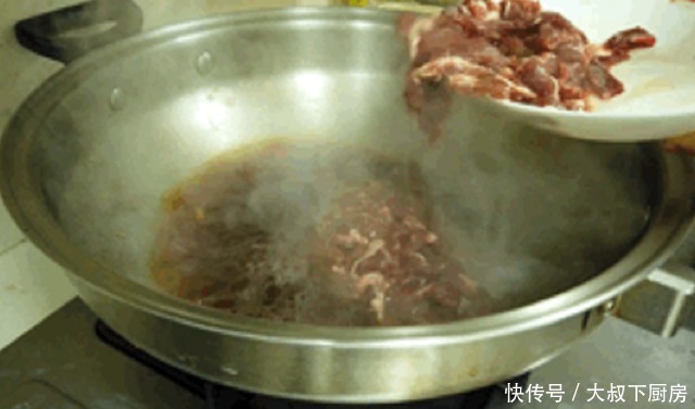  下饭|家常菜怎么做？大叔教你水煮牛肉，香气扑鼻，简单易学，非常下饭