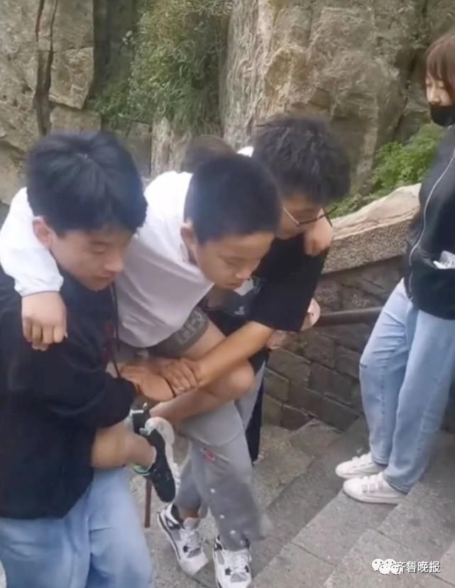 知名|知名景区这一幕火了！评论区成大型认亲现场