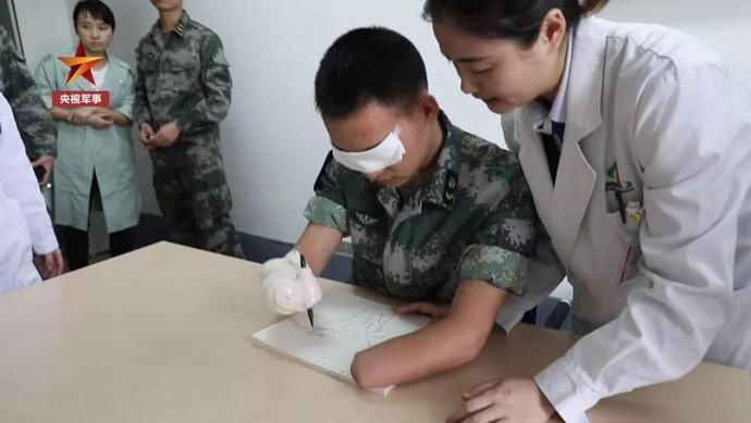 场上|在雷场上失去双手双眼的英雄,如今怎么样了?