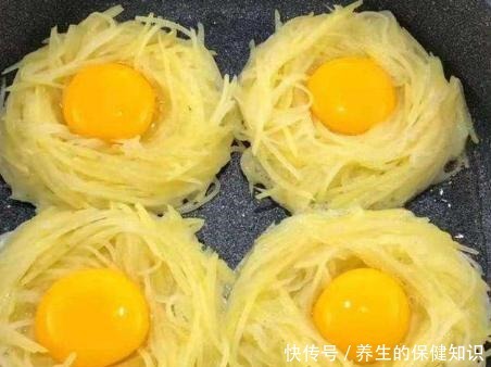 冬天|冬天我家早餐都这样吃,土豆一切一拌,外焦里嫩,香香脆脆,好吃
