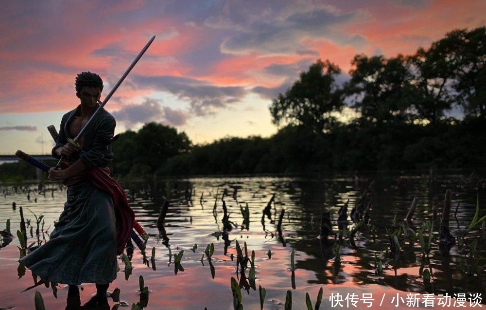 艾斯|手办的最新打开方式,真正的“跨次元壁”,心疼身处烈火中的艾斯