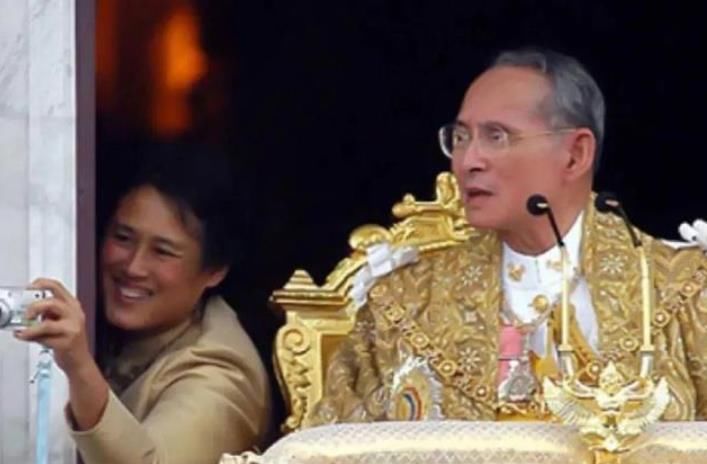  诗琳通公主|64岁诗琳通王冠照曝光！被册封为泰国女王储，曾是玛哈国王劲敌