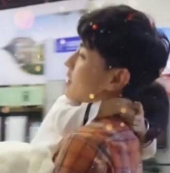  公主|她是邓伦主动“公主抱”, 愿意秀恩爱, 粉丝却不敢吃醋的女生