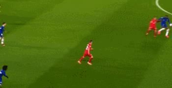  阿拉|胆敢索要2500万年薪5年长约的三冠王中卫：解析阿拉巴优缺点