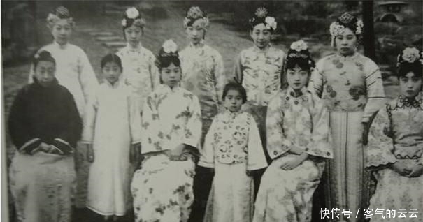  掺沙子|和珅曾往赈济灾民的粥中掺沙子, 缘何百姓还十分感激他? 说他不坏