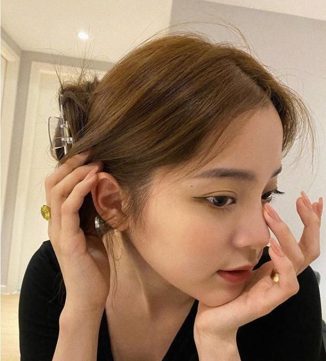  争议|欧阳娜娜打断节目录制事件，网友：想重录就重录，太不尊重人