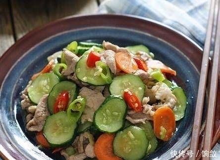  推荐|推荐美食：海带拌紫甘蓝干锅豇豆，芹菜炒猪肠